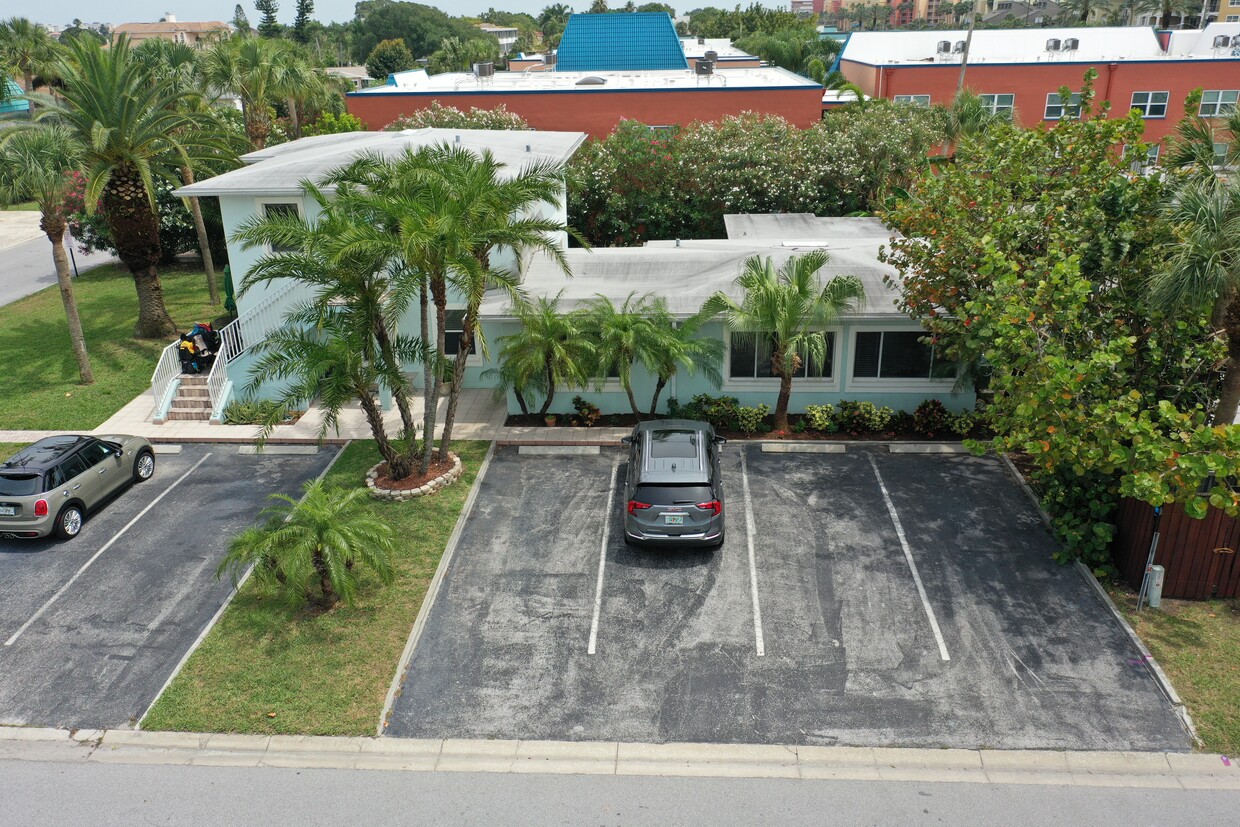 Front of Building - 17090 1st St E