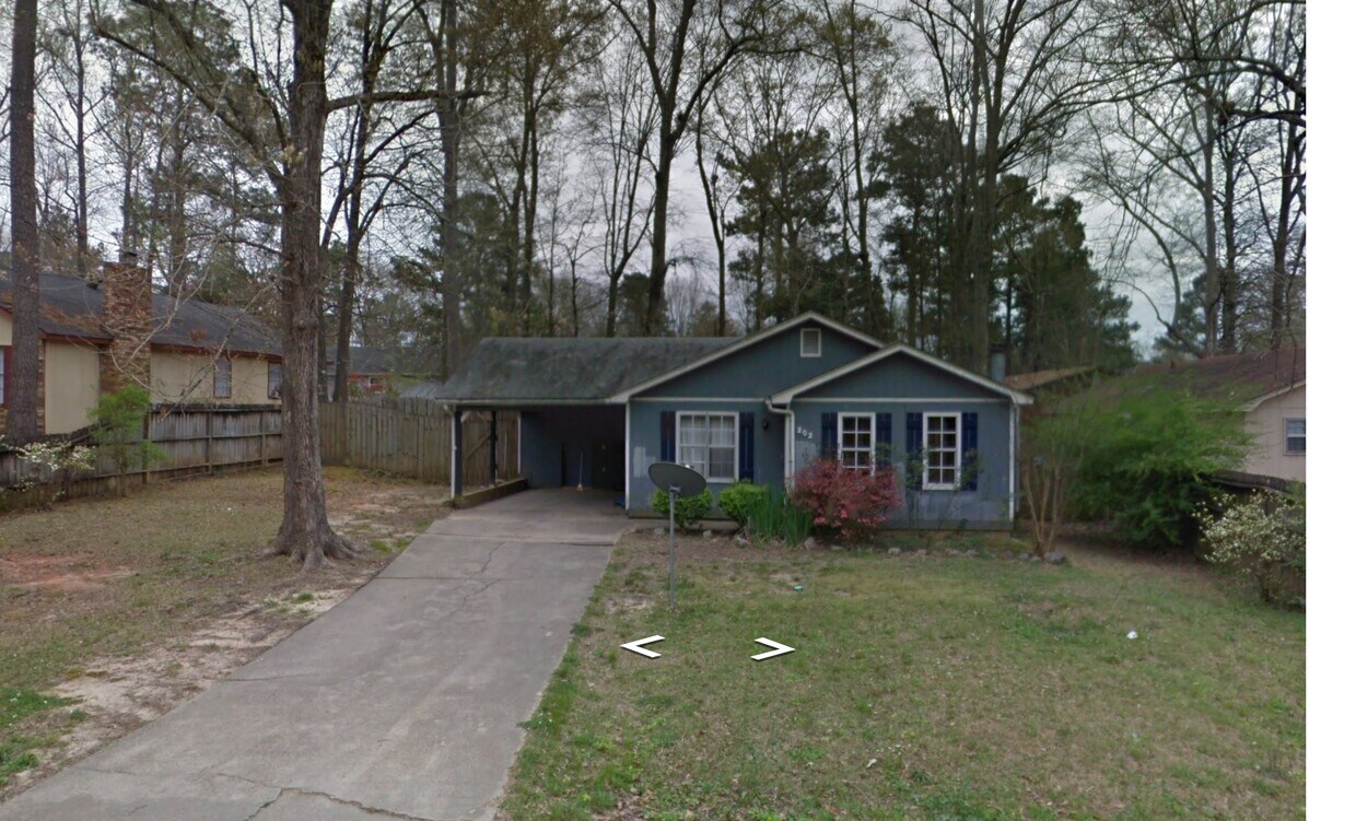 Primary Photo - 202 Clarence Ray Dr