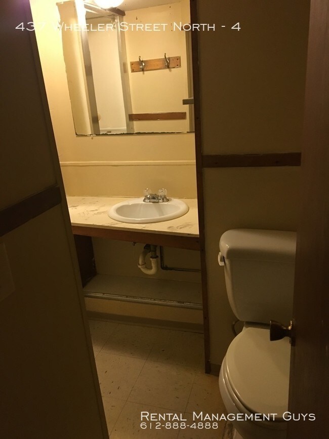 Building Photo - Cute Quiet 1 Bedroom Apartment