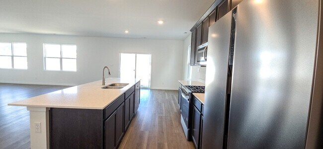 Foto del edificio - 10588 Morse Pl