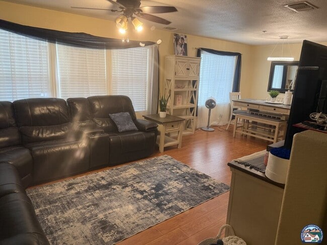 Building Photo - 642 Brewer Rd