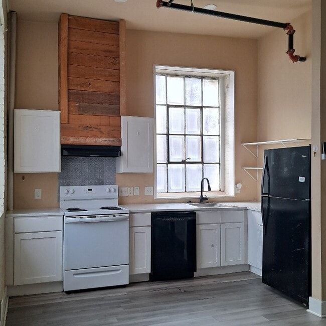 Foto del edificio - 632 Roanoke Ave