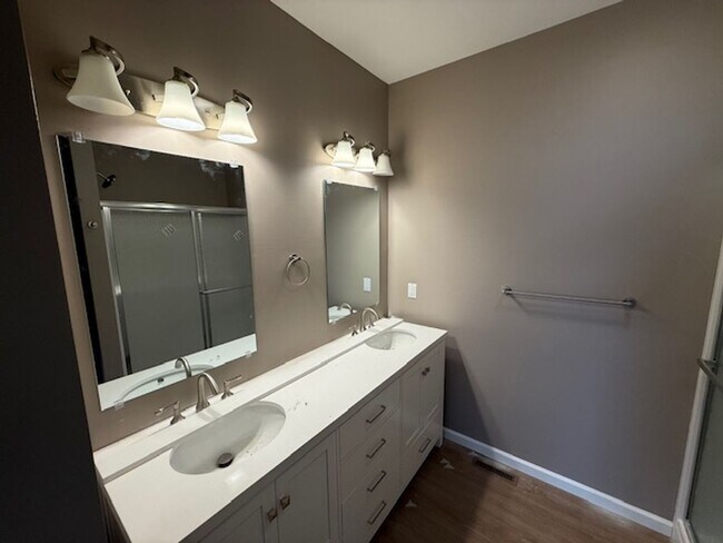 Foto del edificio - House for Rent – BRANT New Construction in...