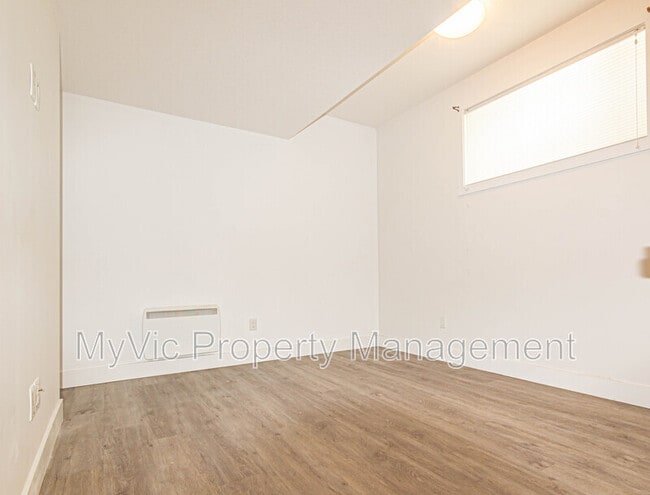 Building Photo - 8716-8150 150 St NW