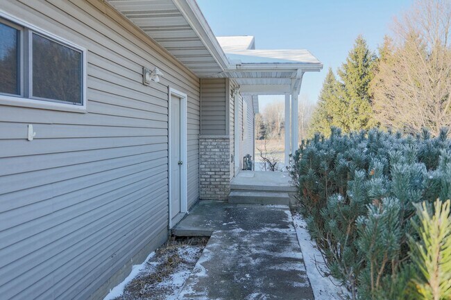 Foto del edificio - 149911 - 149913 Wineberry Lane