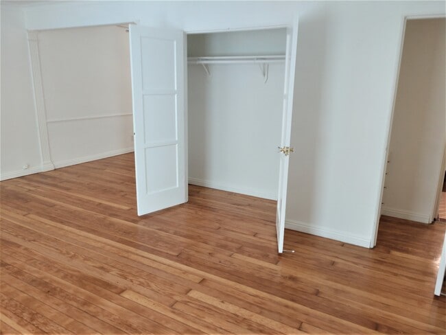 good closet space - 1317 N Fairfax Ave