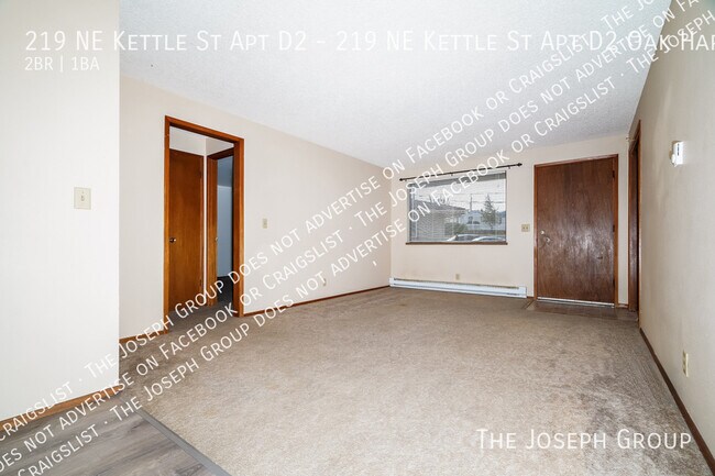 Foto del edificio - 219 NE Kettle St