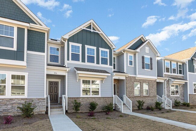 Foto del edificio - Absolutely Beautiful Townhome in Lovely Wake Forest Community