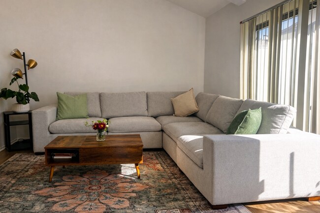 Sala de estar - 18435 Keswick St