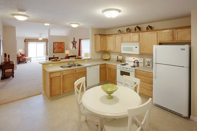 Spacious, Eat-In Kitchens - Redwood Danville