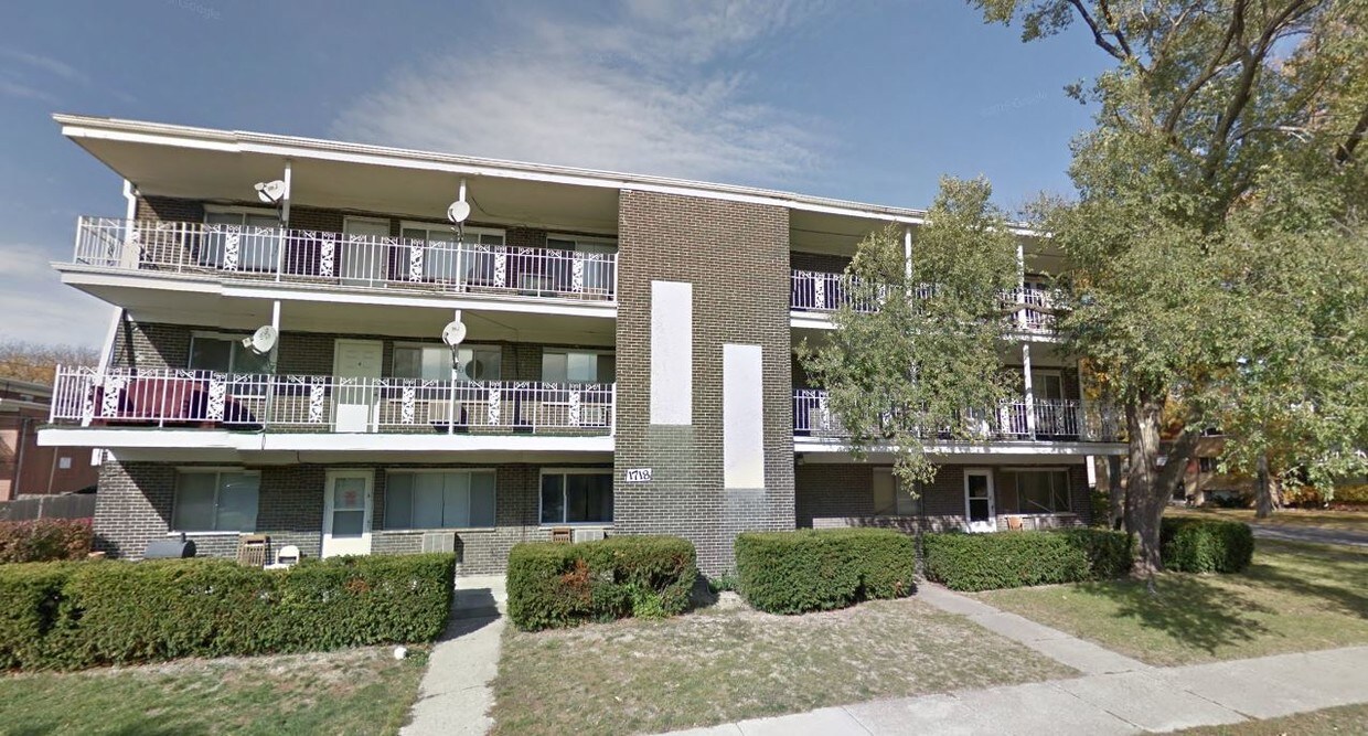 1718 Longview Rd, Waukegan, IL 60087 Apartments in Waukegan, IL