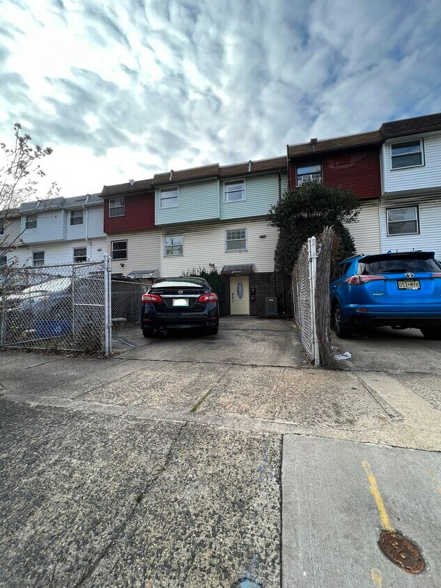 Foto principal - 7 Saddlewood Ct