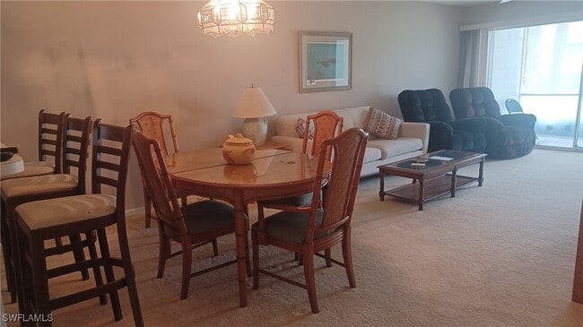 Foto del edificio - 716 Landover Cir