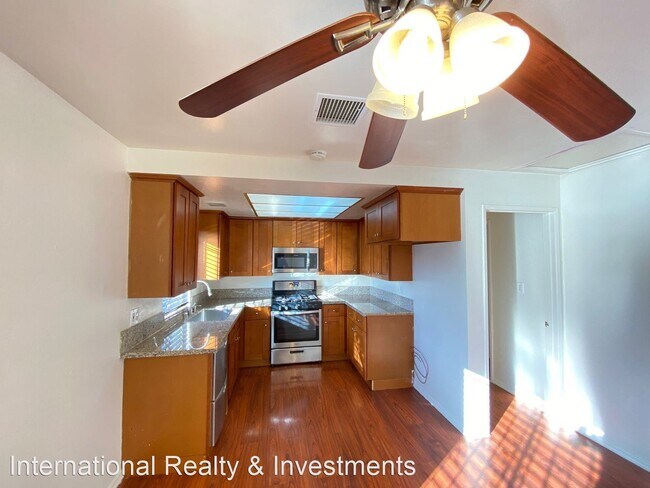 Building Photo - 3 br, 2 bath House - 7304 Exeter Street #J