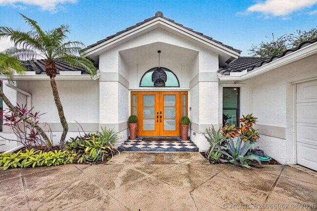 Building Photo - 12897 La Rochelle Cir
