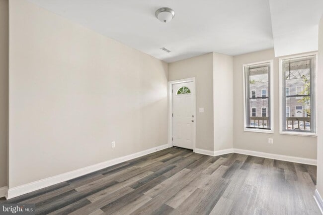 Building Photo - 207 S Loudon Ave