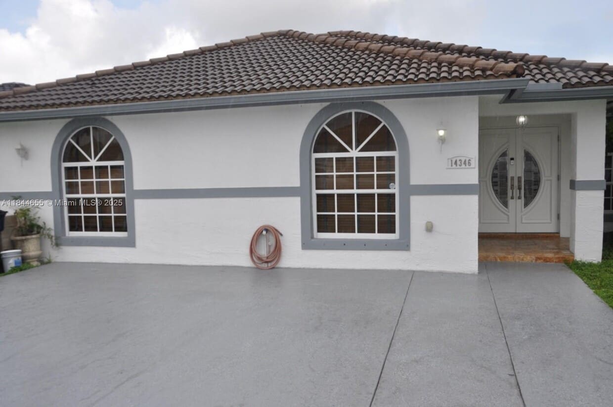 Primary Photo - 14346 SW 49th Ln