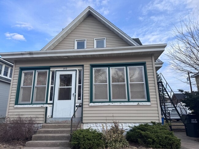 Building Photo - 410 E Conant St