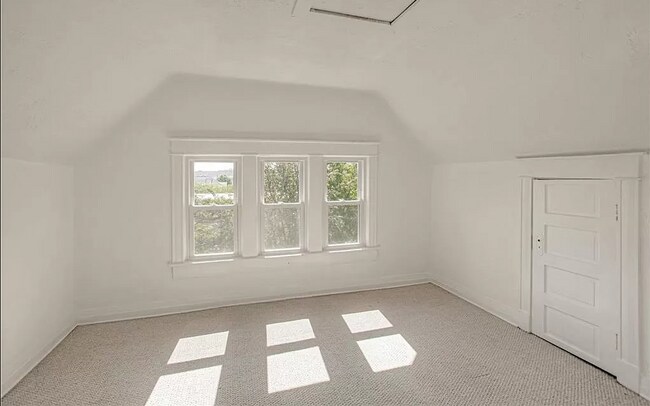 Building Photo - 2610 Campbell St