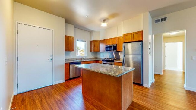 Foto del edificio - 2 bedroom in Santa Rosa CA 95404