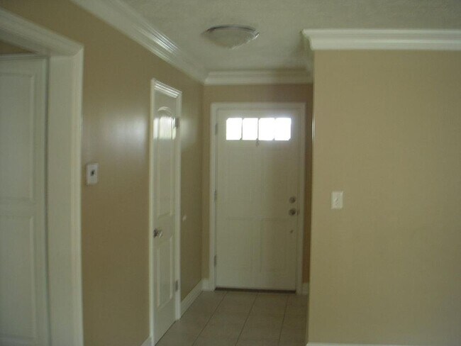 Foto del edificio - 4600 Guava Avenue