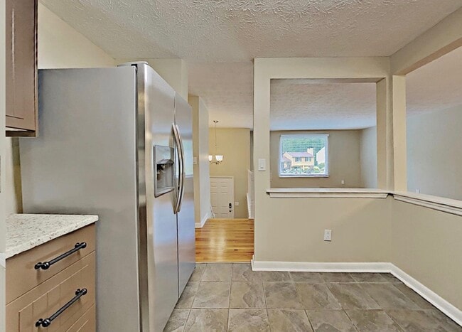 Building Photo - 392 Hembree Forest Cir