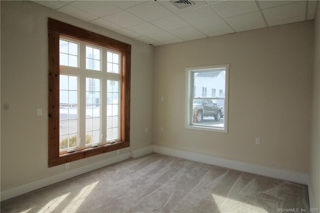 Building Photo - 262 Spielman Hwy