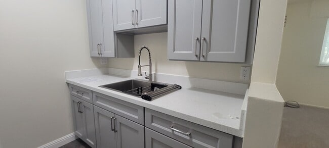 Charming One Bedroom features an upgraded ... - Charming One Bedroom features an upgraded ... Apartment