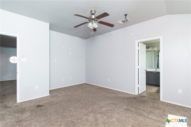 Building Photo - 6601 Clear Brook Dr