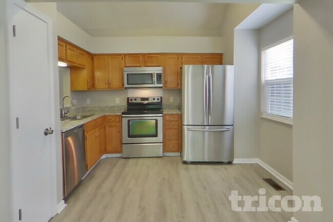 Foto del edificio - 5713 Briarwick Ct