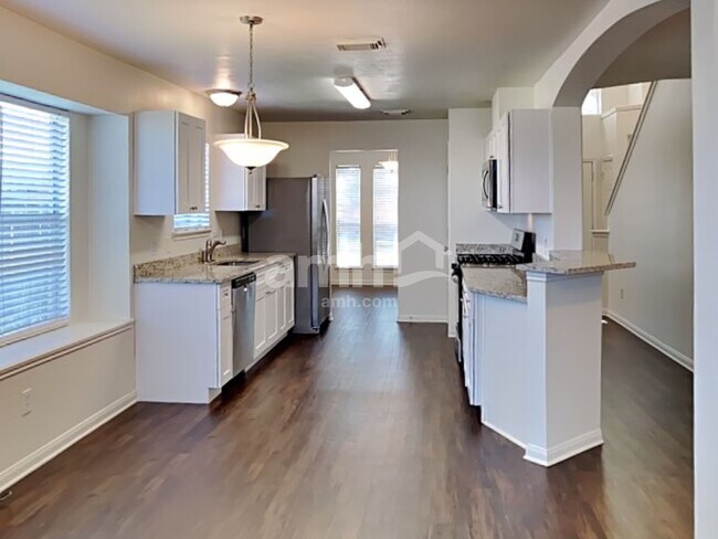 Building Photo - 4002 Ashview Ln