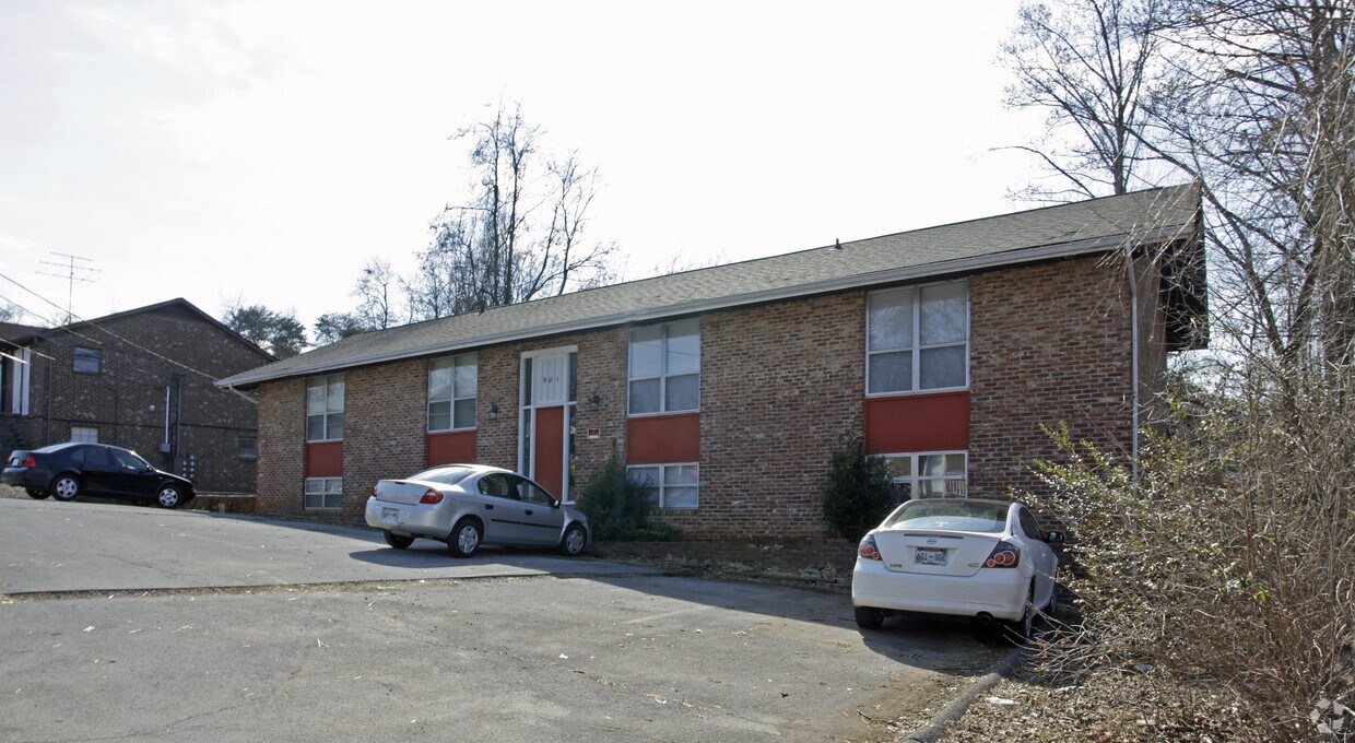 Building Photo - 901 Flanders Ln