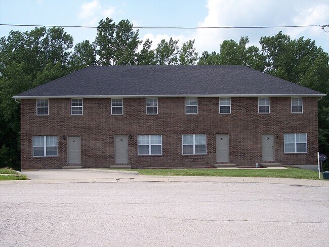 Frente - 706 Streck Ct