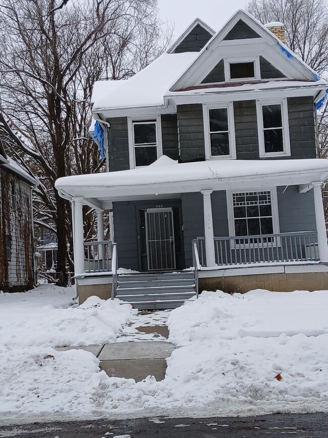 Building Photo - 964 N Court St