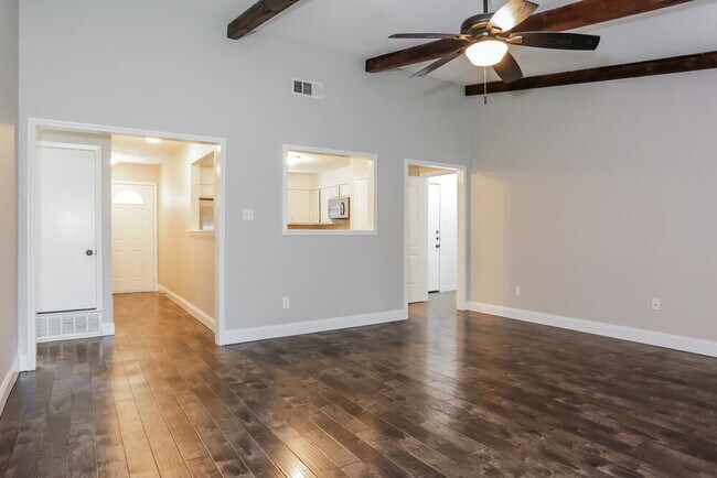 Building Photo - 808 Judith St