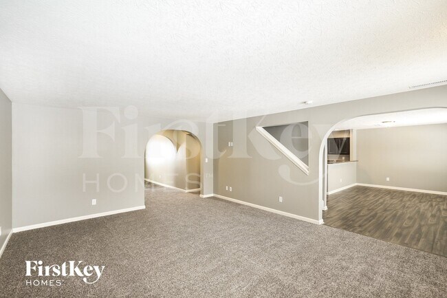 Foto del edificio - 5773 Weeping Willow Pl