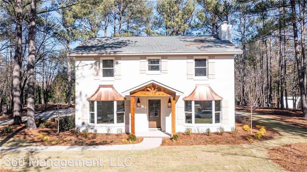 Primary Photo - 4 br, 2.5 bath House - 2080 S. Evergreen St