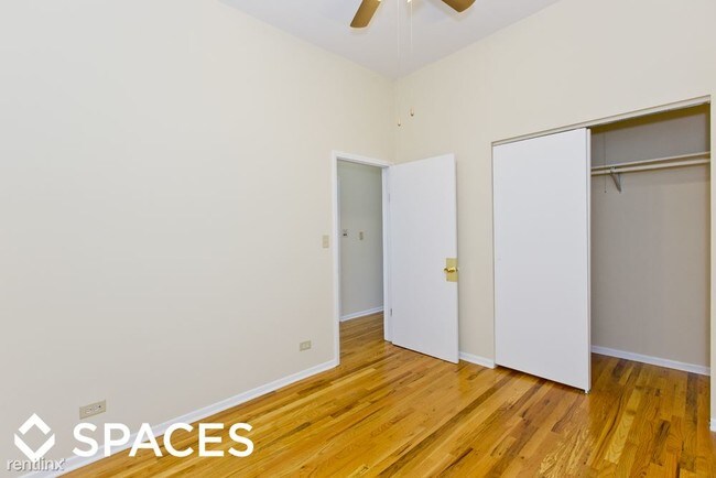 Building Photo - 2 br, 1 bath  - 1509 W Fullerton Ave 2F