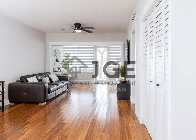 Foto del edificio - 270 NE 191st St