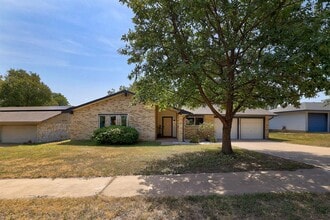 Building Photo - 9905 Chukar Cir