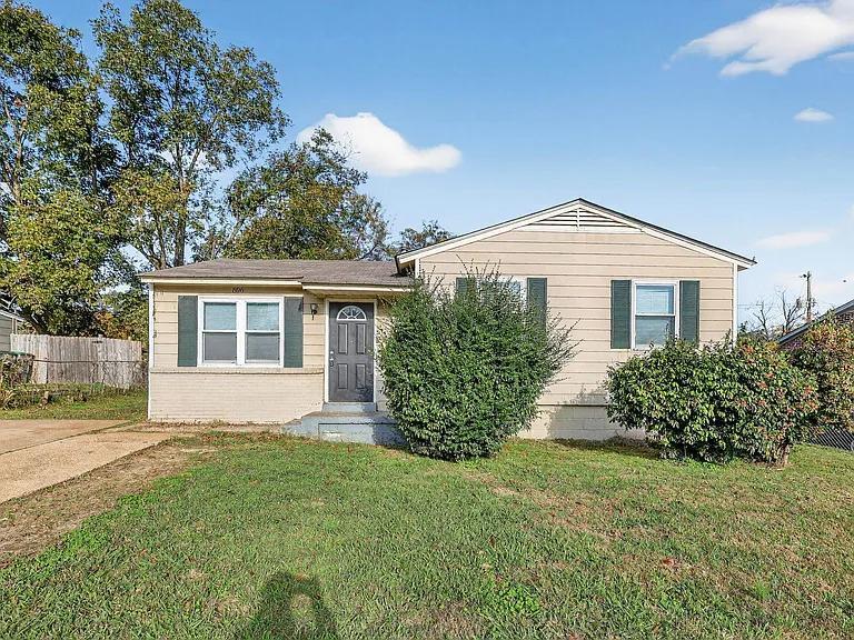 Photo - 896 Pawnee Ave
