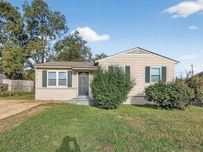 Building Photo - 896 Pawnee Ave