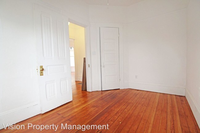 Building Photo - 3 br, 2 bath House - 3139 Harrison St.