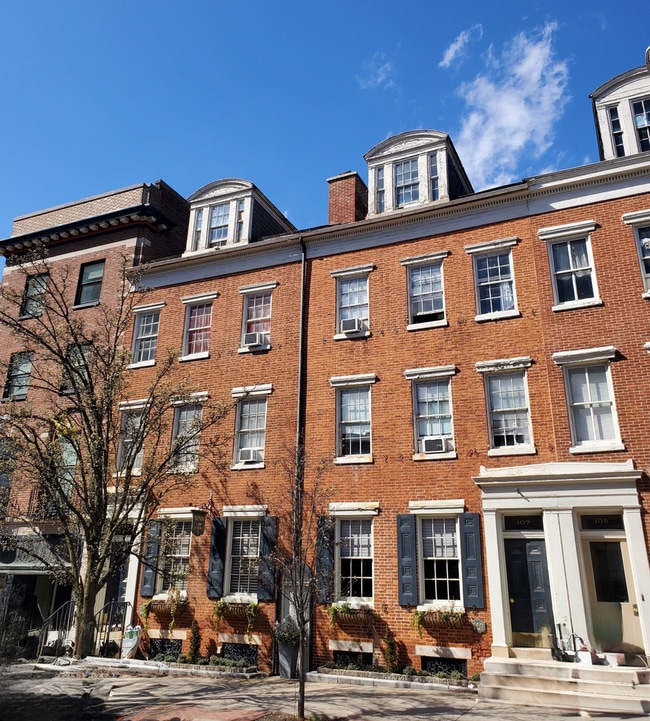 Building Photo - 107 E Market St