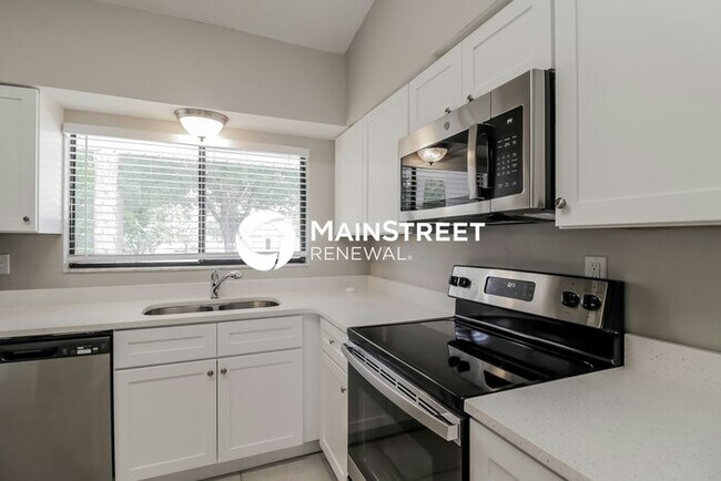 Foto del edificio - 3 Bedroom Pet-Friendly Home in COCOA, FL w...