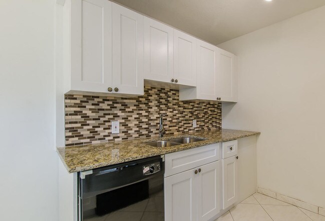 Building Photo - 1063  Guildford D