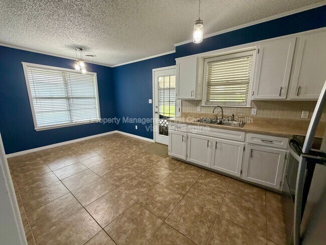 Building Photo - 3 Cowden Ct