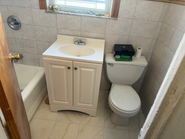 Foto del edificio - 1658 Parker St