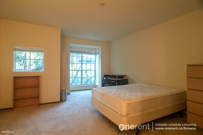 Building Photo - 972 Belmont Ter