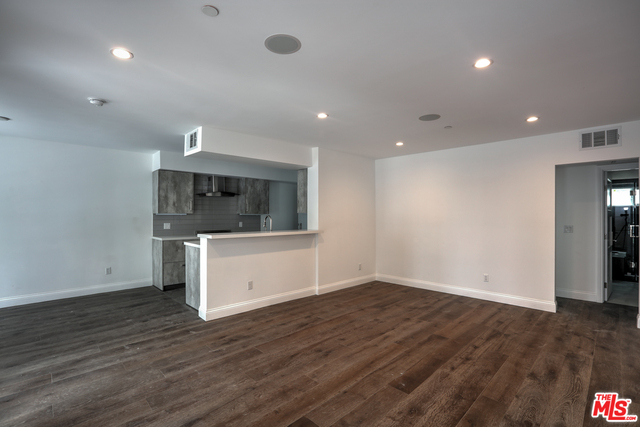 Building Photo - 1111 Alta Loma Rd